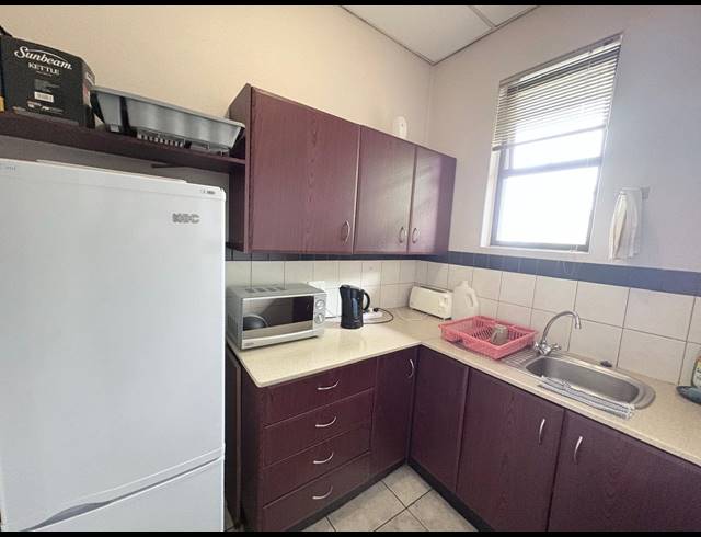 450M² OFFICE FOR SALE IN FOURWAYS